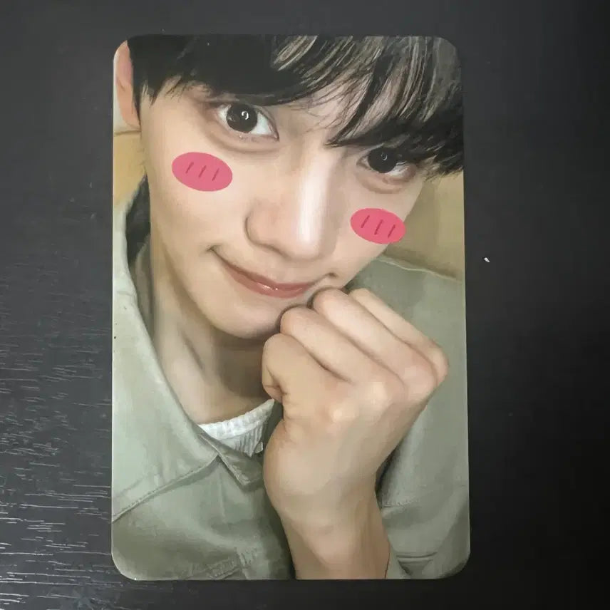 [BUNJANG] EVNNE Kim Gyuvin Studio Photocard / 앤더블 2주차 김규빈 공방 포카 양도합니다