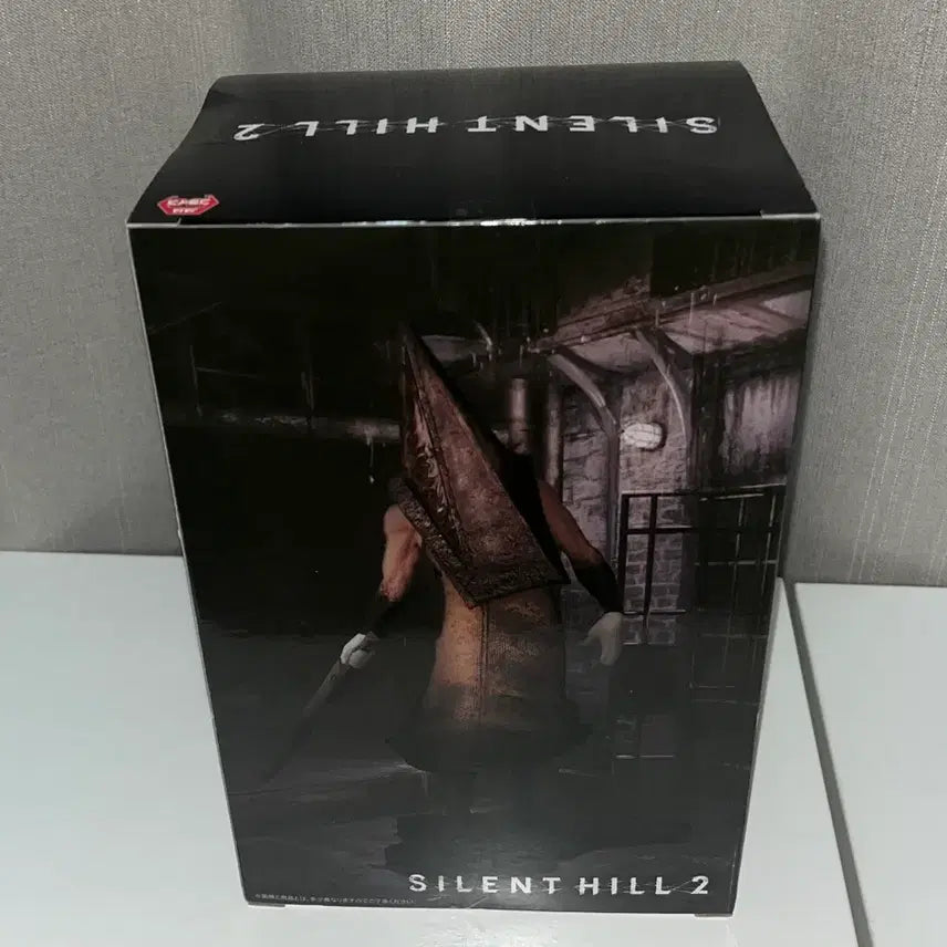 [BUNJANG] Silent Hill Pyramid Head Figure / 사일런트힐 삼각두 피라미드헤드 피규어