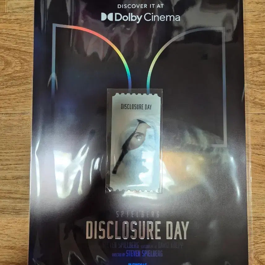 [BUNJANG] Disclosure Dolby Poster + Original Ticket (Sealed) / 디스클로저 데이 돌비 포스터 + 오리지널티켓 (미개봉 새제품)