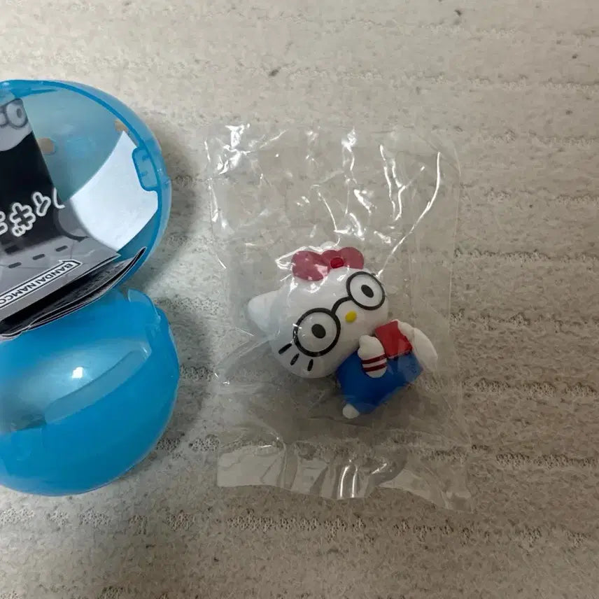[BUNJANG] Sanrio "Wear Glasses" Gacha Kitty / 미개봉) 산리오 안경을 써요 가챠 키티