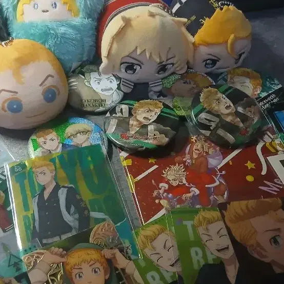 [BUNJANG] Tokyo Revengers Takemichi Merchandise Bundle / 도쿄 리벤저스 타케미치 굿즈 일괄판매 (캔뱃지, 아크릴, 지류, 인형)