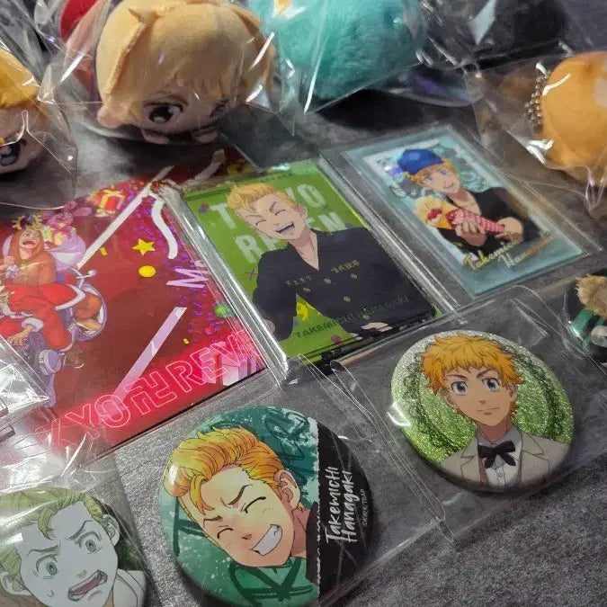 [BUNJANG] Tokyo Revengers Takemichi Merchandise Bundle / 도쿄 리벤저스 타케미치 굿즈 일괄판매 (캔뱃지, 아크릴, 지류, 인형)