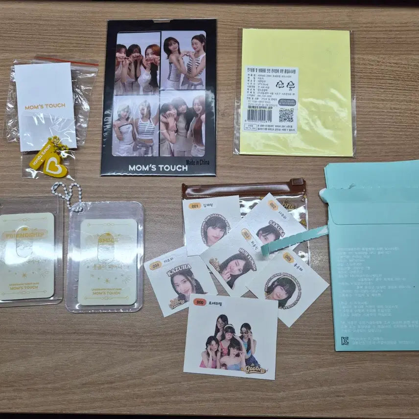 [BUNJANG] LE SSERAFIM Advertisement Goods Bundle Set / 르세라핌 광고 굿즈 일괄판매 합니다!