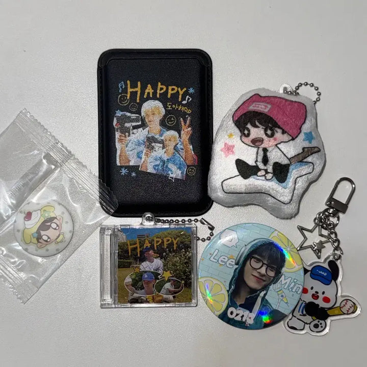 [BUNJANG] SEVENTEEN Dokyeom MagSafe Card Holder &amp; Unofficial Goods Bundle Set / 세븐틴 도겸 맥세이프 카드지갑 등 비공굿 세트
