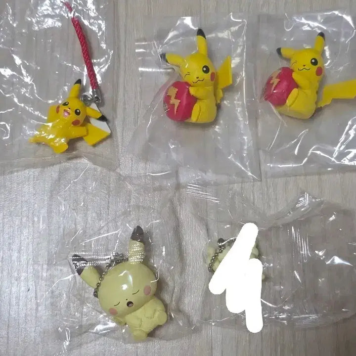 [BUNJANG] Pokemon Gacha Pikachu, Maril / 포켓몬 가챠 피카츄, 마빌크