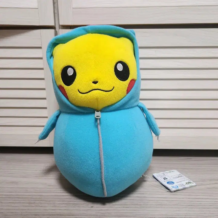 [BUNJANG] Banpresto Pokemon Bulbasaur Poncho Pikachu Plush (Medium) / 포켓몬스터 반프레스토 이상해꽃 판쵸침낭츄 피카츄 봉제중형인형