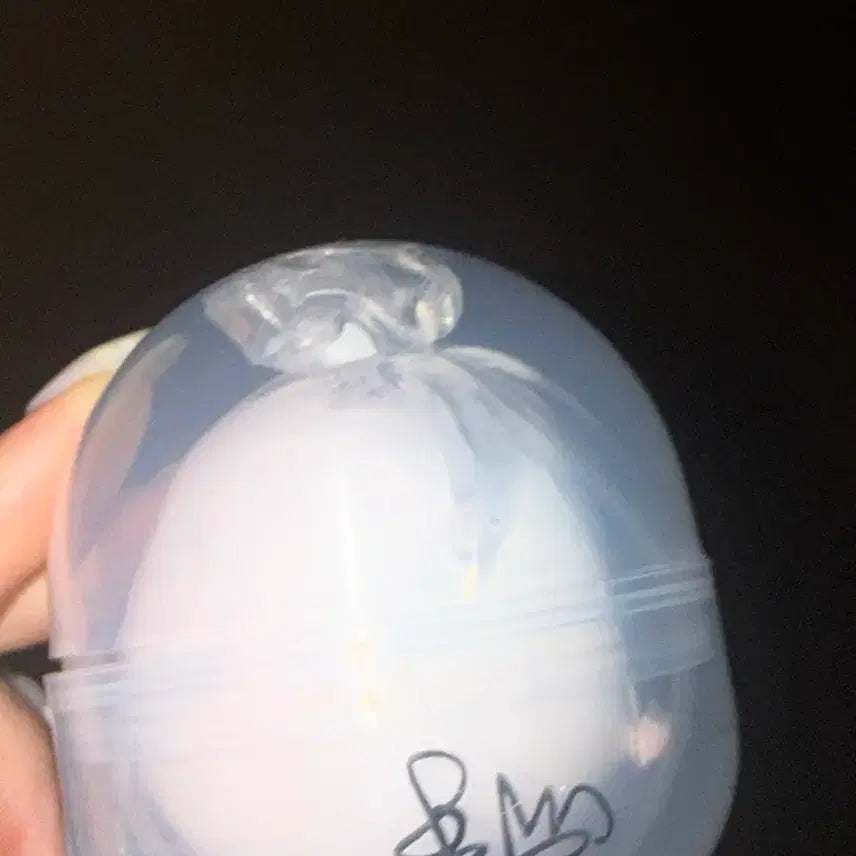 [BUNJANG] BOYNEXTDOOR Riwoo Signed WAXBBall / 보이넥스트도어 리우 왁뿌볼 양도