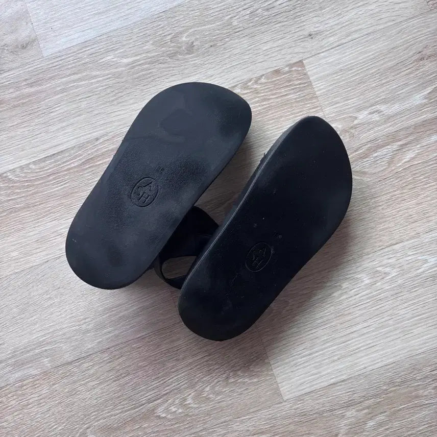 [SOLD OUT] 아쉬 샌들 230