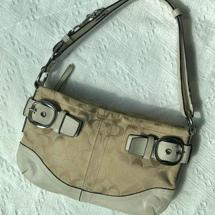 [BUNJANG] Coach Ivory Baguette Shoulder Bag / [희귀] Coach 아이보리 바게트 숄더백
