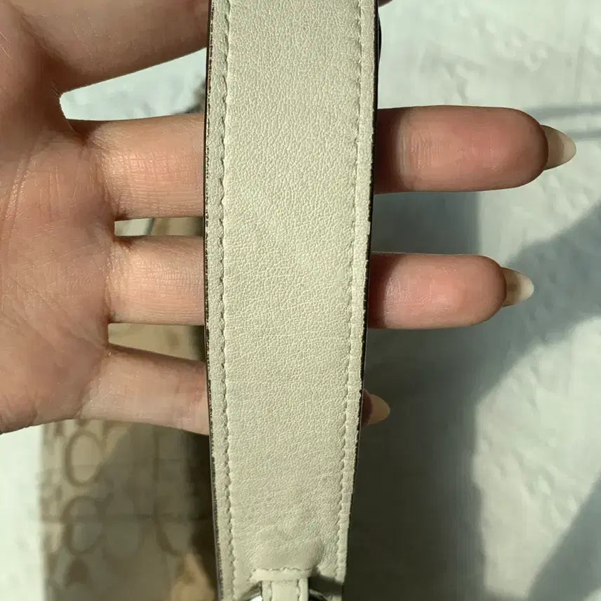 [BUNJANG] Coach Ivory Baguette Shoulder Bag / [희귀] Coach 아이보리 바게트 숄더백