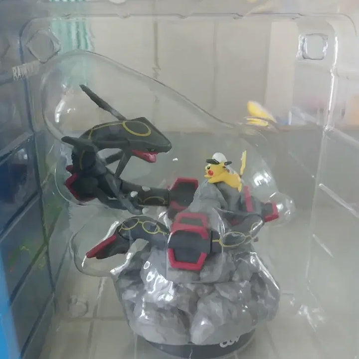[BUNJANG] CGV Rayquaza Pikachu 2025 Pokemon Figure / CGV 레쿠쟈 피카츄 2025 피규어 포켓몬스터 흑쿠쟈