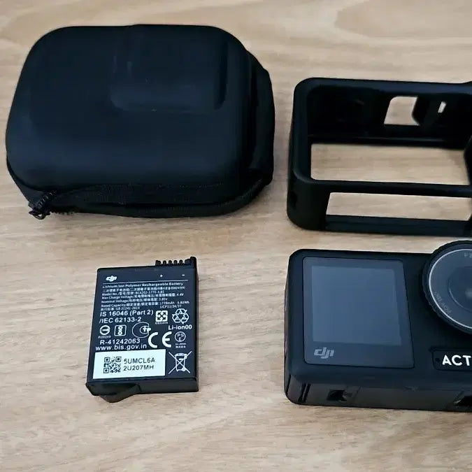 [BUNJANG] DJI Action 4 Action Camera Bundle / 깨끗 DJI 액션 4 액션캠 + 배터리 + 케이스