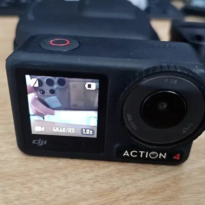 [BUNJANG] DJI Action 4 Action Camera Bundle / 깨끗 DJI 액션 4 액션캠 + 배터리 + 케이스