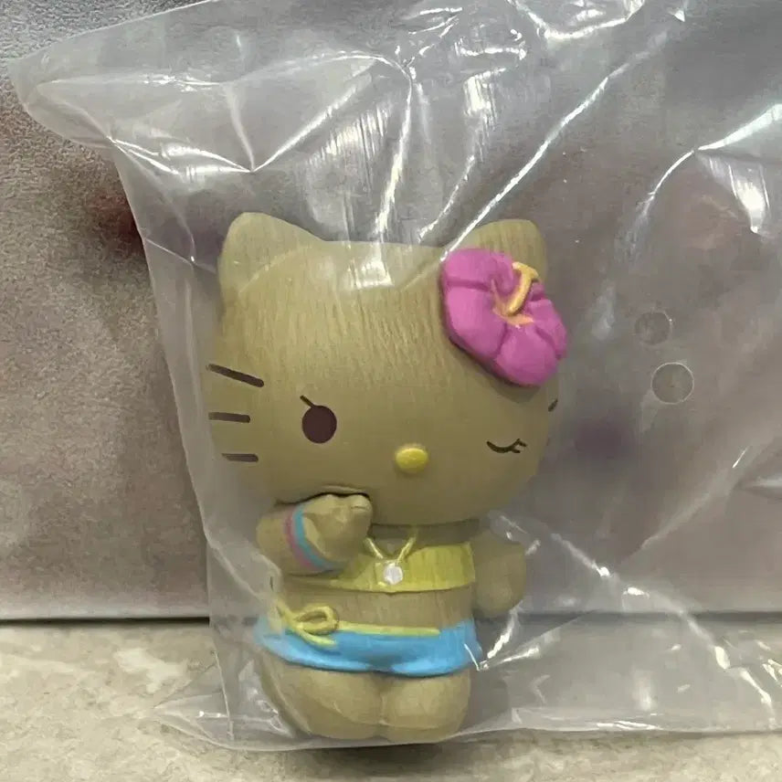 [BUNJANG] Tanning Hello Kitty Figure (4cm) / [*새상품/무료배송*] 태닝 헬로키티 피규어