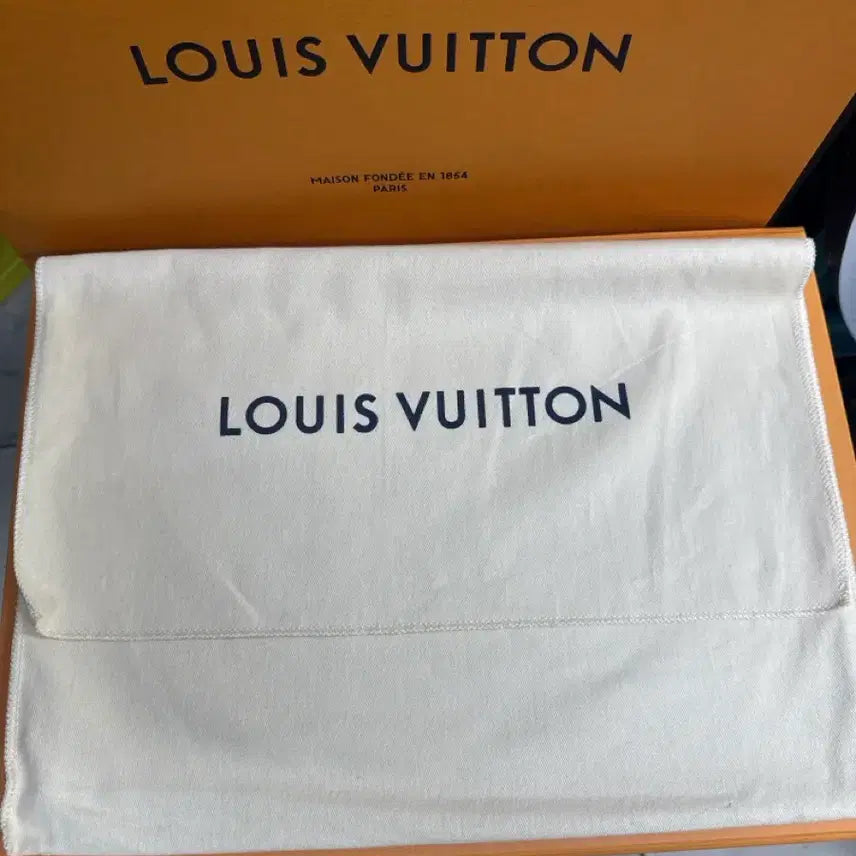 [BUNJANG] Louis Vuitton Monogram Clutch / 루이비통 모노그램 클러치새상품