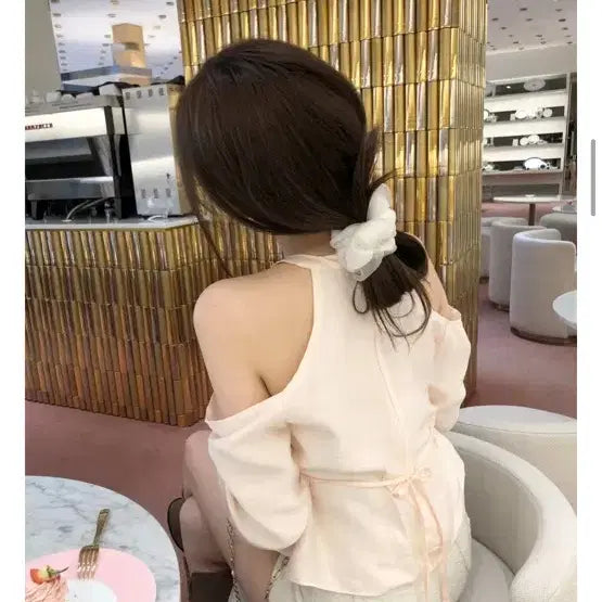 [BUNJANG] Jenio Made Swan Halter Blouse / 제니오 메이드 스완 홀터 블라우스