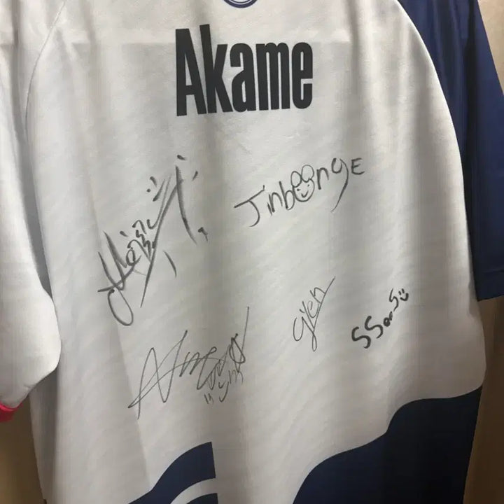 [BUNJANG] DFM Full Team Autographed Jersey / DFM 팀 전원 친필사인