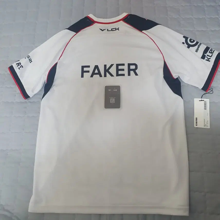 [BUNJANG] T1 Faker 26th Anniversary Commemorative Uniform Jersey (Size M) / [Ver.1] T1 2026 유니폼 져지 페이커 마킹 M사이즈+포토카드