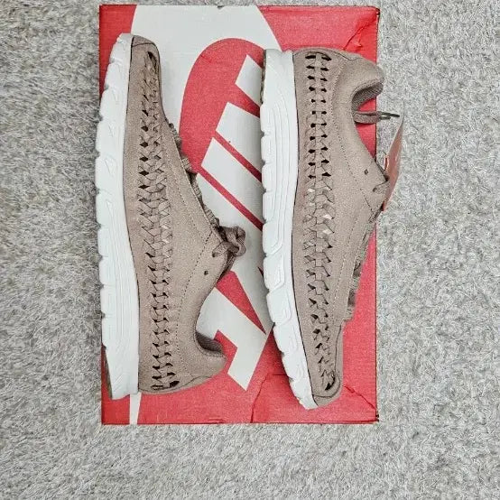 [SOLD OUT] 나이키우븐 280