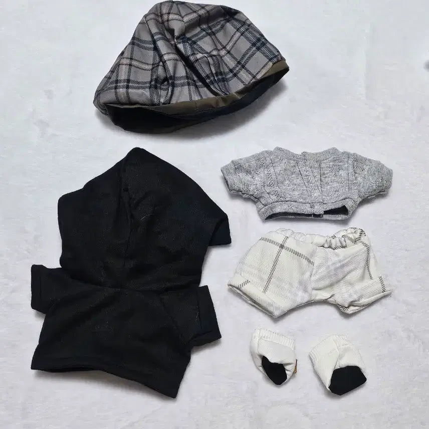 [BUNJANG] 20cm Doll Clothes Tteokbokki Coat Black Set / 20cm 솜인형옷 떡볶이코트 블랙 세트