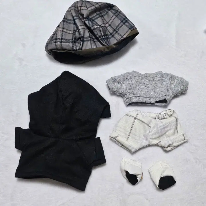 [BUNJANG] 20cm Doll Clothes Tteokbokki Coat Black Set / 20cm 솜인형옷 떡볶이코트 블랙 세트