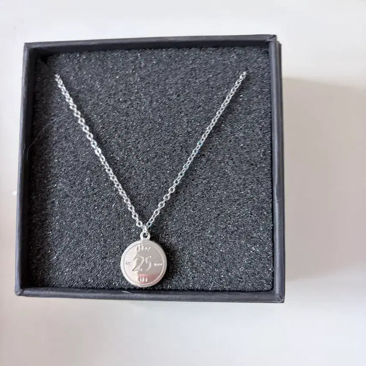 [BUNJANG] Stray Kids SKZ Lee Know Dome Tour Necklace / 스트레이키즈 스키즈 돔투어 리노 목걸이