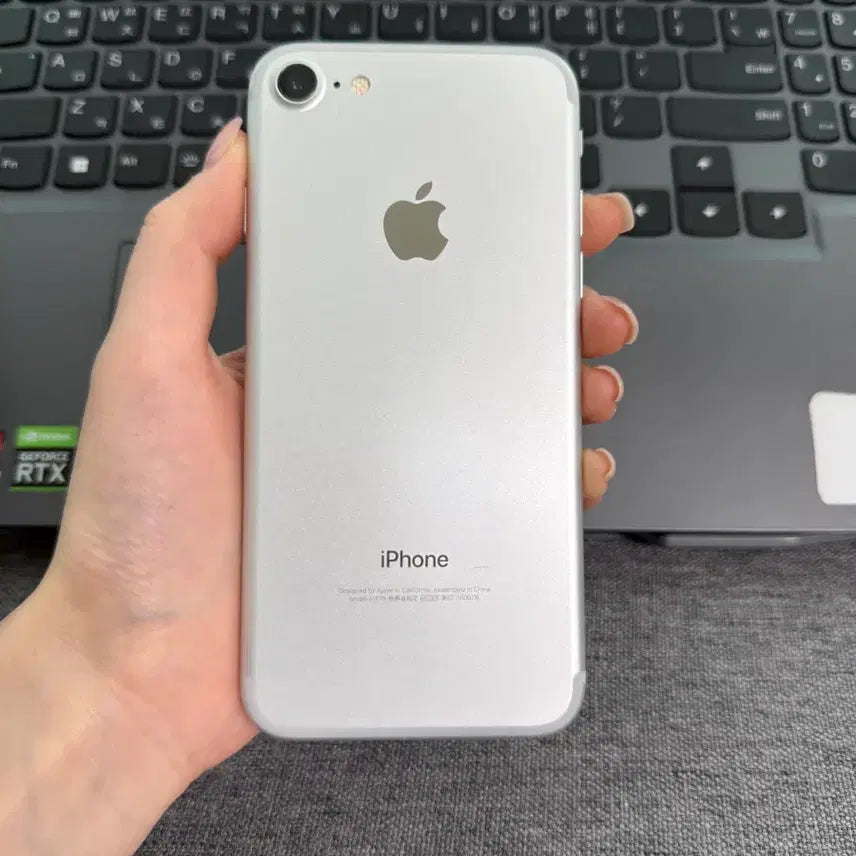 [BUNJANG] Apple iPhone 7 32GB (Refurbished) - Silent Mode Enabled / G13 s급 아이폰7 32기가 무음