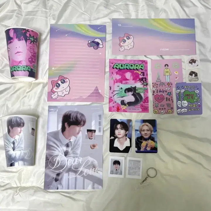 [BUNJANG] ENHYPEN Jungwon Birthday Cafe Goods Keychain, Badge, Pin Button, Postcard Set / 엔하이픈 정원 생카 굿즈 포카 양도 판매 키링 뱃지 핀버튼 엽서 비공굿