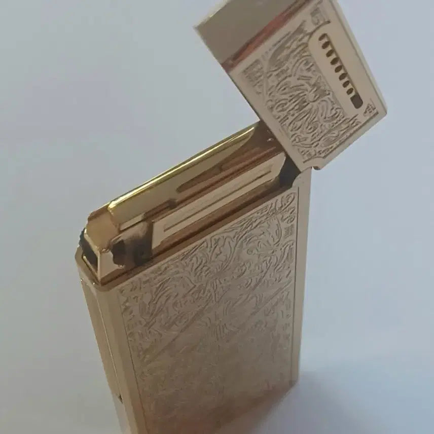 [BUNJANG] Monic Gold Gas Lighter / (라이터) 금장 Monic 가스 돌 라이터