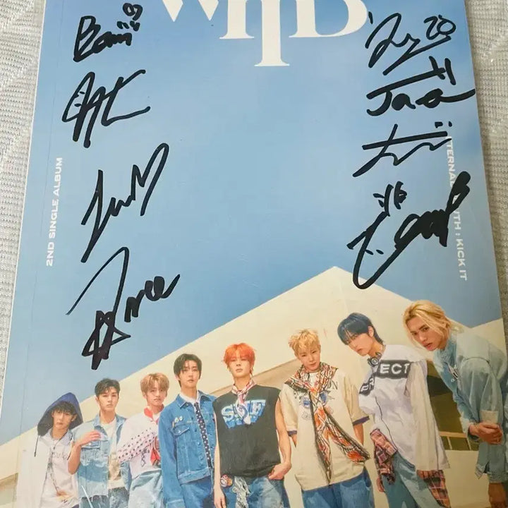 [BUNJANG] WHIB Autographed Album 2-Set / 휘브 WHIB 친필싸인 앨범 3종세트 비매