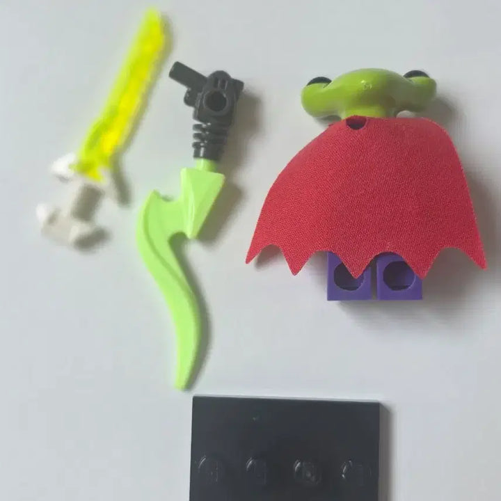 [BUNJANG] LEGO Alien Conquest Alien Minifigure with Weapon / 레고 에일리언 콘퀘스트 우주 외계인 미니피규어 (무기 포함) 판매합니다.