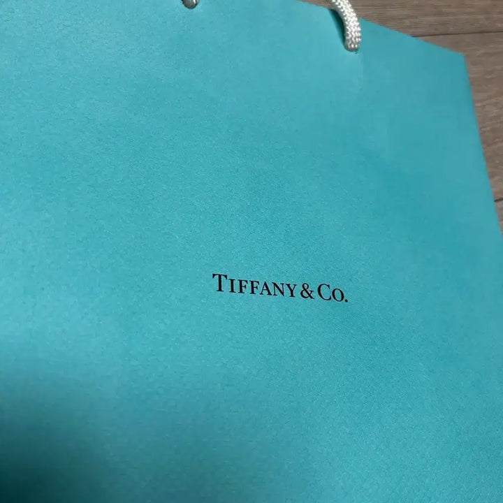 [SOLD OUT] 티파니 Tiffany 쇼핑백 판매합니다.