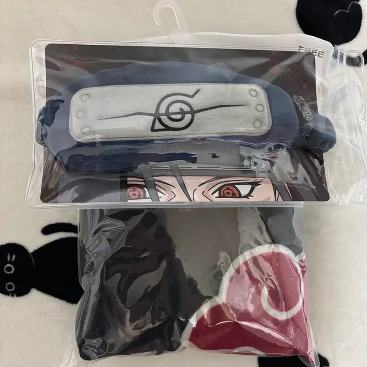 [BUNJANG] SPAO Naruto Akatsuki Blanket + Itachi Sleep Mask Bundle Set (Sealed) / 미개봉/일괄) 스파오 나루토 아카츠키 담요+이타치 수면안대