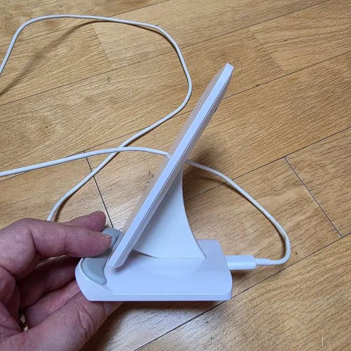 [BUNJANG] Re:QM QWC-Q900C Fast Wireless Charger / 리큐엠(Re:QM) 고속무선충전기 QWC-Q900C 팝니다.