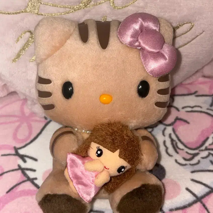 [BUNJANG] Shokotan Kitty Doll + Gogo Girl Gal Kitty / 깜짝할인 새상품 컨디션) 쇼코땅 키티 인형 + 고고걸갸루 키티