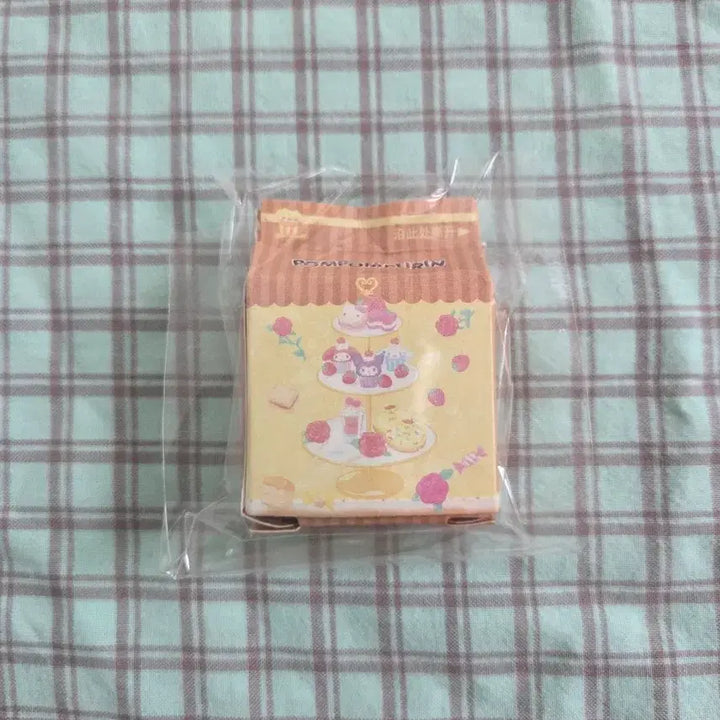 [BUNJANG] Sanrio Pompompurin Dessert Cupcake Miniature Figure / 폼폼푸린 디저트 컵케이크 미니어처 피규어 산리오
