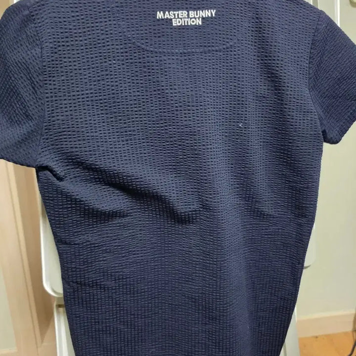 [BUNJANG] Master Bunny Navy Embossed Collar T-shirt / 마스터바니 네이비 엠보싱 카라티