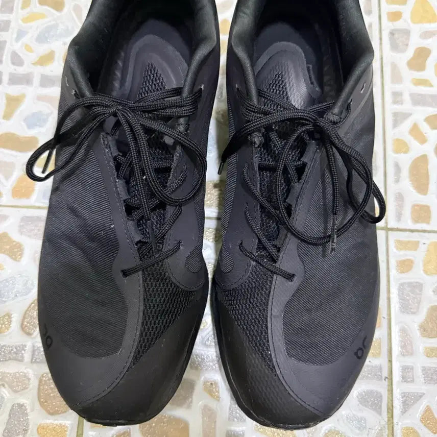 [BUNJANG] On Running Cloudventure Peak Black 270 / [270] 온러닝 파프 클라우드벤쳐피크 블랙