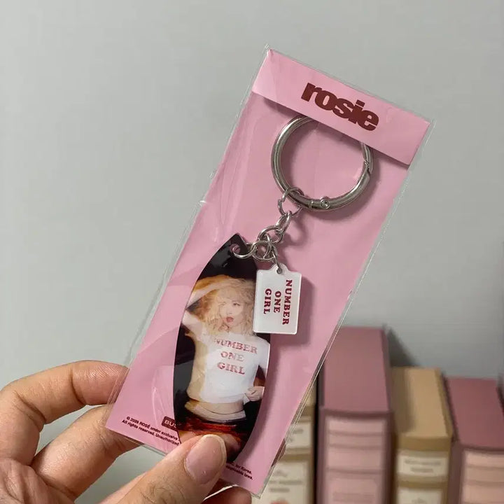 [BUNJANG] BLACKPINK Rosé Number 1 Girl Board Keyring / 새상품)블랙핑크 로제 넘버원걸 보드 키링