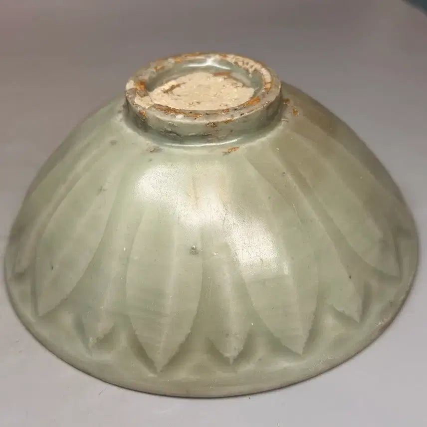 [BUNJANG] Celadon Porcelain Embossed Lotus Flower Vase / 청자 양각 연화문 완