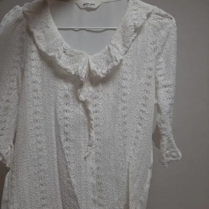 [BUNJANG] Knit Lace White Blouse Free Size / 뜨개 레이스 화이트 블라우스 F