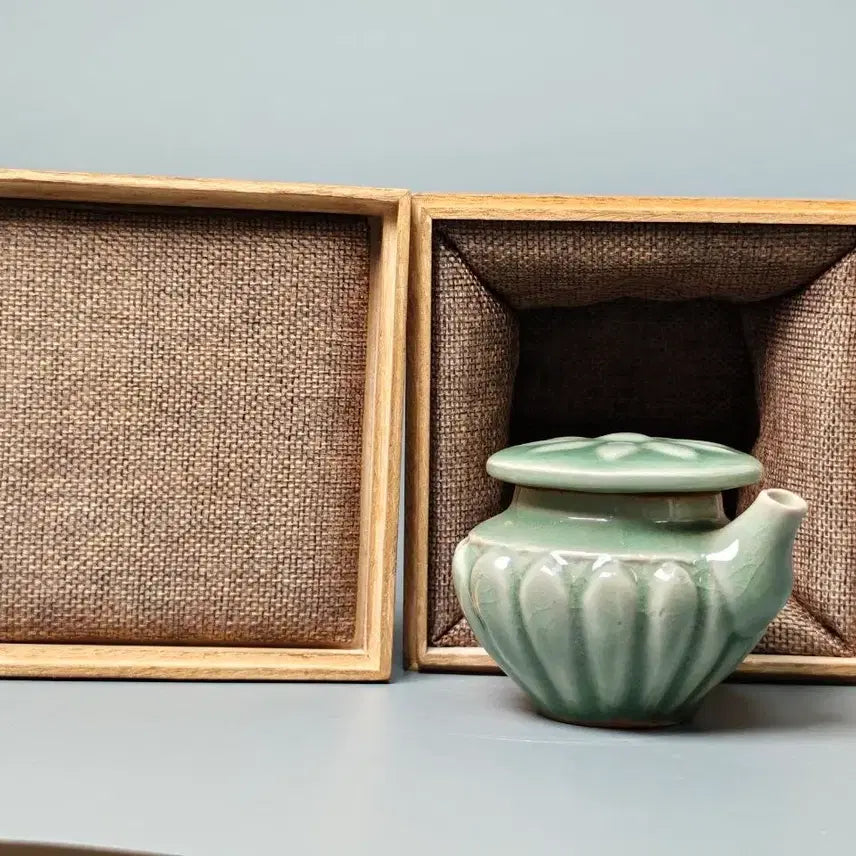 [BUNJANG] Nanjing Museum Collection Song Ru Kiln Celadon Lotus Leaf Design Water Dropper / 남경박물원장 북송 송여요 청자 연판문 연형 수주 중국도자기 골동품