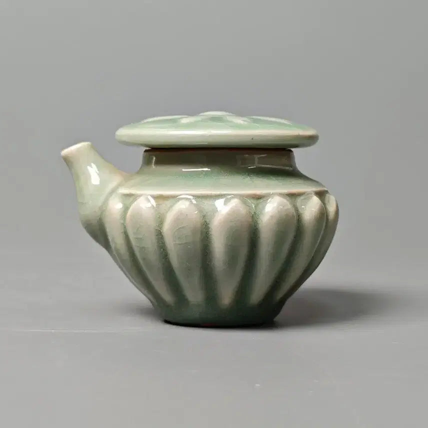 [BUNJANG] Nanjing Museum Collection Song Ru Kiln Celadon Lotus Leaf Design Water Dropper / 남경박물원장 북송 송여요 청자 연판문 연형 수주 중국도자기 골동품