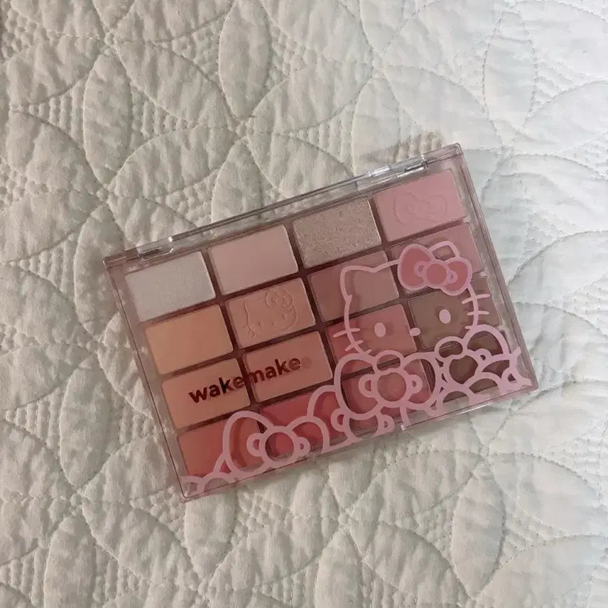 [BUNJANG] WAKEMAKE Hello Kitty Blurring Eyeshadow Candy Coral / 웨이크메이크 헬로키티 콜라보 캔디코랄블러링 아이섀도우