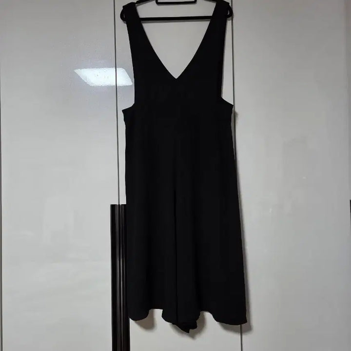 [BUNJANG] Black V-neck Chiffon Jumpsuit / 블랙 브이넥 쉬폰 점프수트