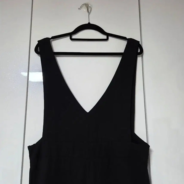 [BUNJANG] Black V-neck Chiffon Jumpsuit / 블랙 브이넥 쉬폰 점프수트