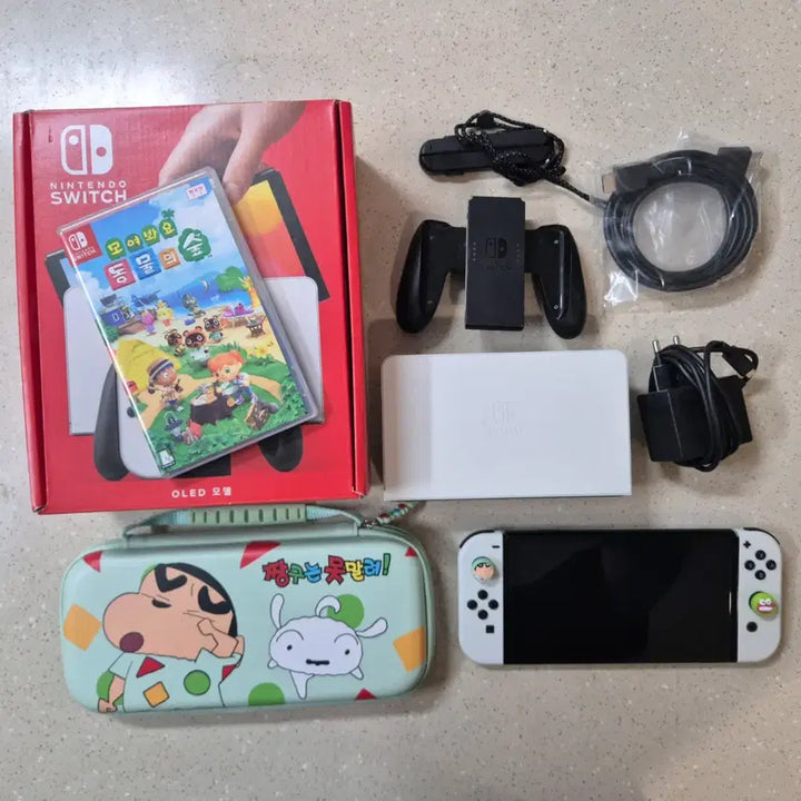 [BUNJANG] Nintendo Switch OLED White Console Bundle with Screen Protector, Crayon Shin-chan Joy-Con Covers, and Crayon Shin-chan Pouch / 닌텐도 스위치 oled 화이트 박스 (액정필름,짱구조이콘커버,짱구파우치)