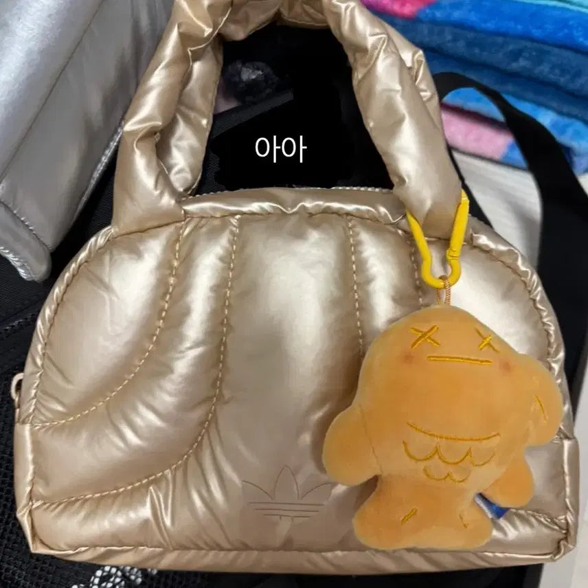 [SOLD OUT] 아디다스 가방 키링 포함(수수료 포함)