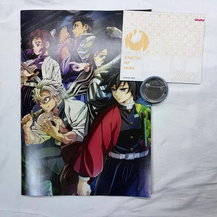 [BUNJANG] Demon Slayer: Kimetsu no Yaiba Joint Training Session Guidebook, Mini Calendar, Giyu Pin Badge Set / 귀멸의 칼날)합동강화훈련 설명집(설정집?),미니 달력, 기유 핀뱃지