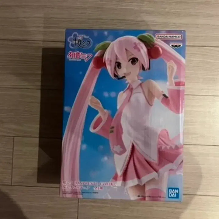 [BUNJANG] Banpresto Sakura Miku Figure (Sealed) / 반프레스토 사쿠라 미쿠 미개봉 판매합니다(1.8)